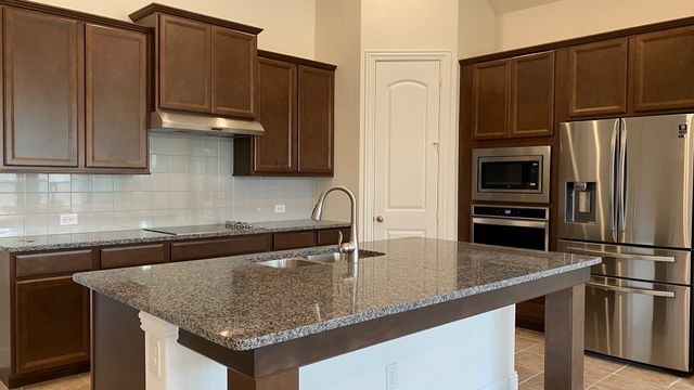 2609 High Bluff Drive, Mansfield, TX 76063