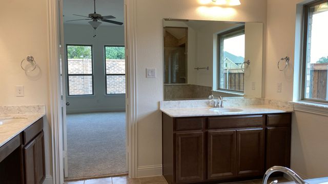 2609 High Bluff Drive, Mansfield, TX 76063