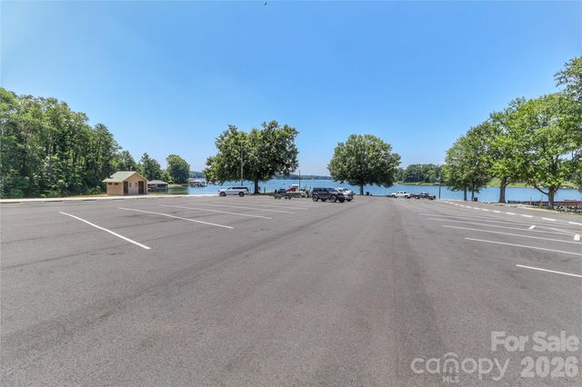512 Kenway Loop, Mooresville, NC 28117