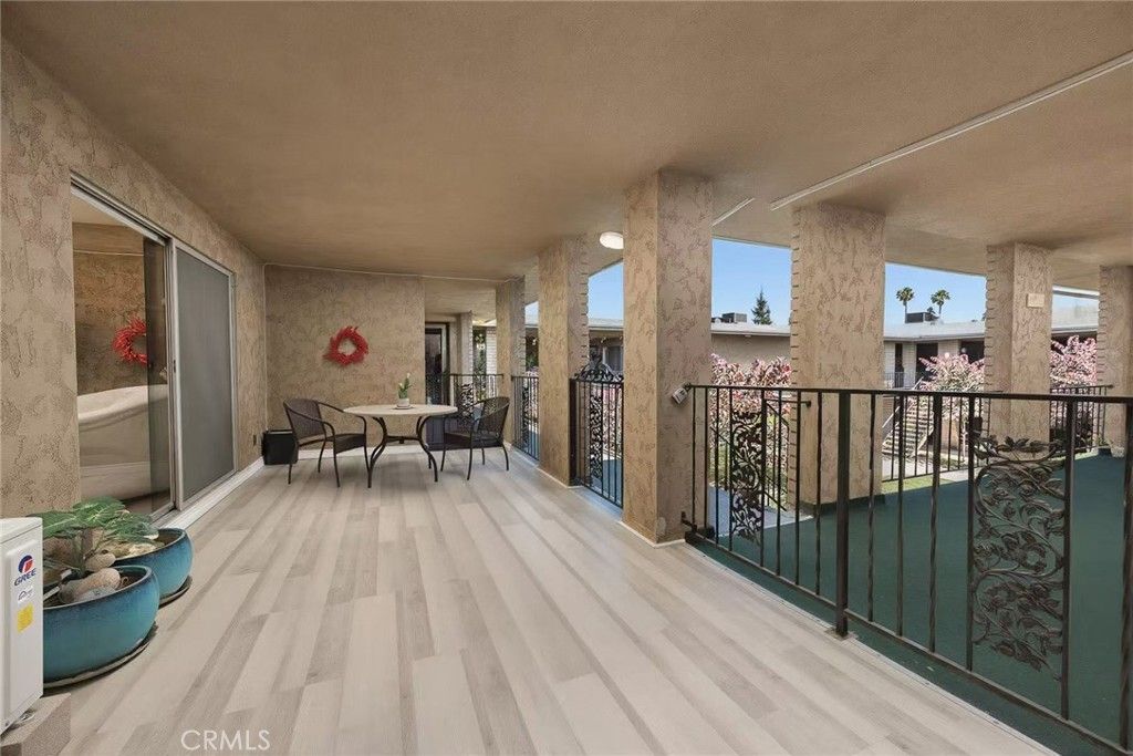 Image 5 of property listing at 630 W Huntington Drive 216, Arcadia, CA 91007