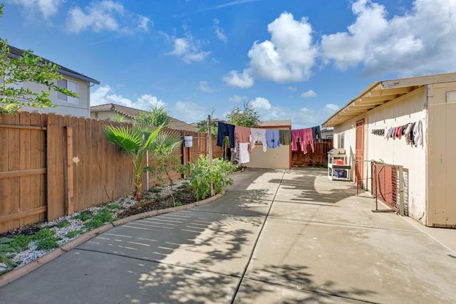 1514 Countryside Dr, Yuba City, CA 95993