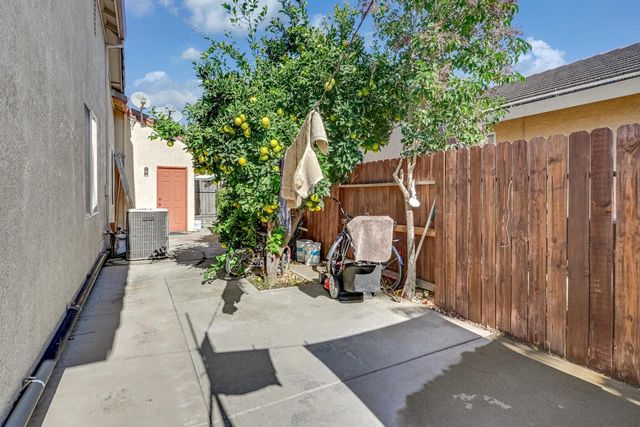 1514 Countryside Dr, Yuba City, CA 95993