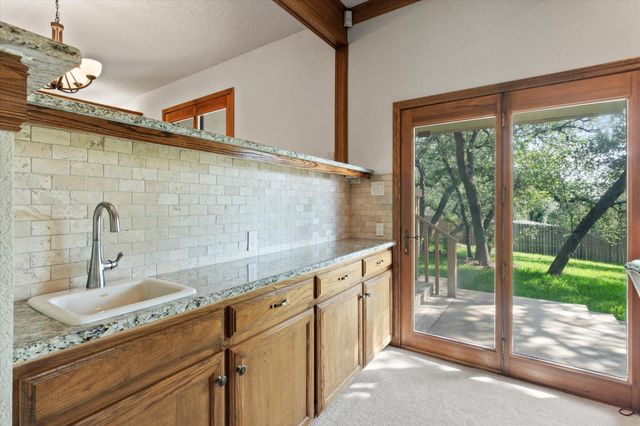 10806 Wintergreen HL, Austin, TX 78750