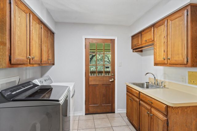 10806 Wintergreen HL, Austin, TX 78750