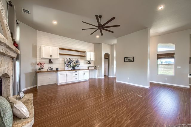 240 Glory Lane, Marion, TX 78124