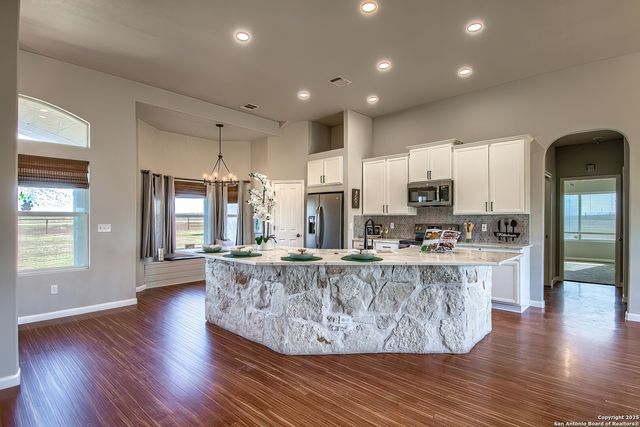 240 Glory Lane, Marion, TX 78124