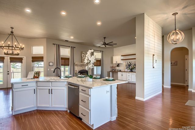 240 Glory Lane, Marion, TX 78124