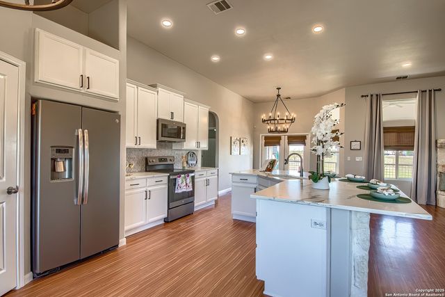 240 Glory Lane, Marion, TX 78124