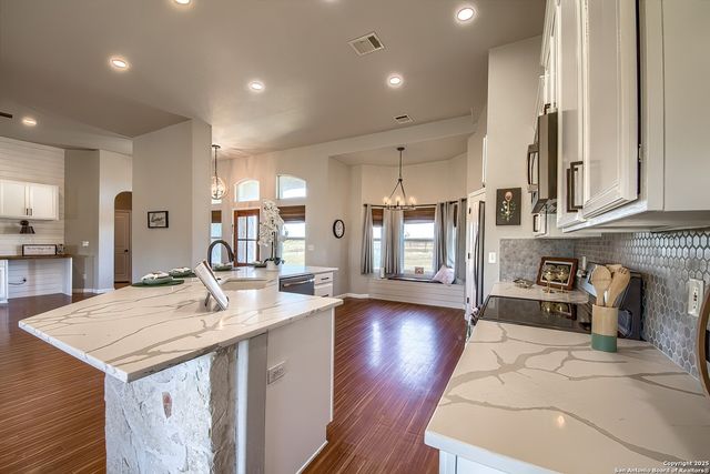 240 Glory Lane, Marion, TX 78124