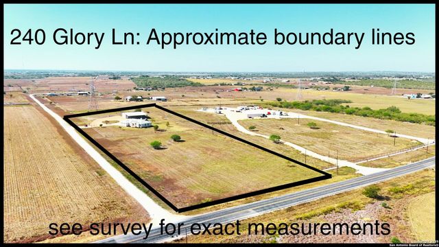 240 Glory Lane, Marion, TX 78124