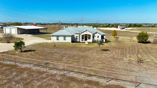 240 Glory Lane, Marion, TX 78124