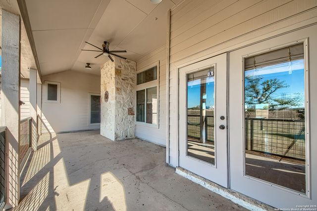 240 Glory Lane, Marion, TX 78124