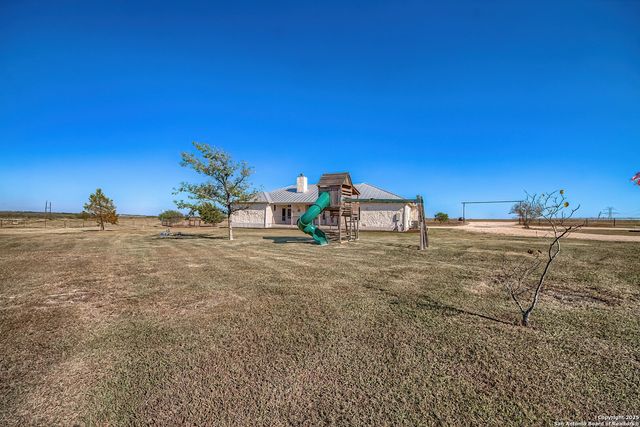 240 Glory Lane, Marion, TX 78124