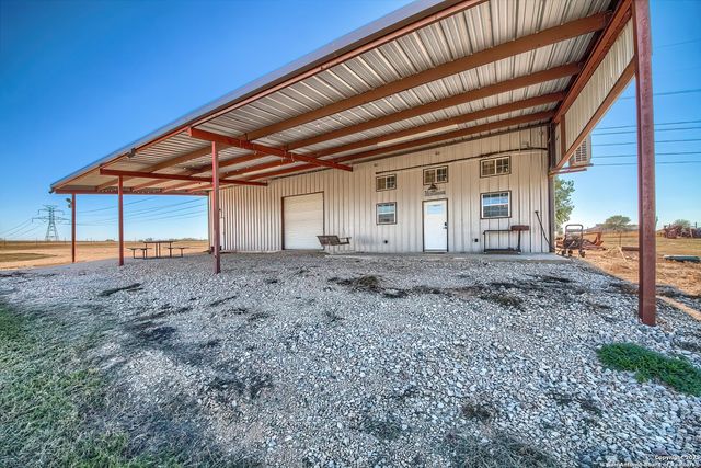 240 Glory Lane, Marion, TX 78124