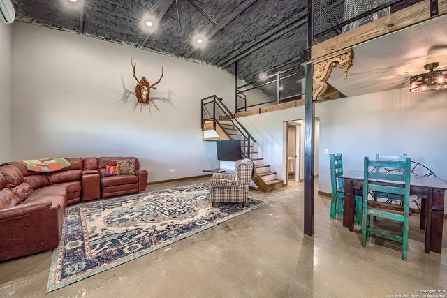 240 Glory Lane, Marion, TX 78124