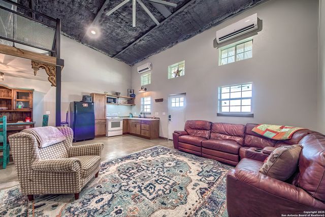 240 Glory Lane, Marion, TX 78124