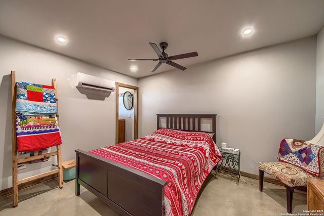 240 Glory Lane, Marion, TX 78124