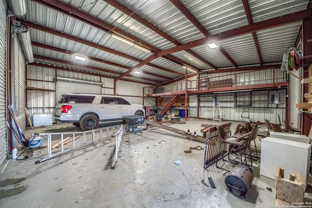 240 Glory Lane, Marion, TX 78124