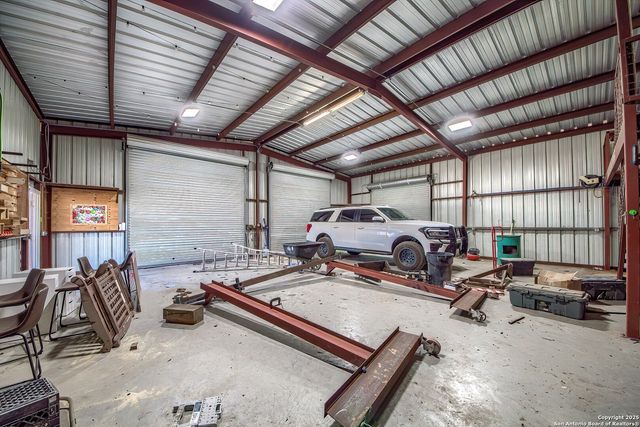 240 Glory Lane, Marion, TX 78124