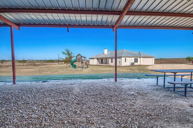 240 Glory Lane, Marion, TX 78124