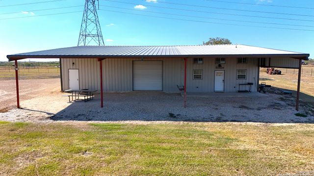 240 Glory Lane, Marion, TX 78124