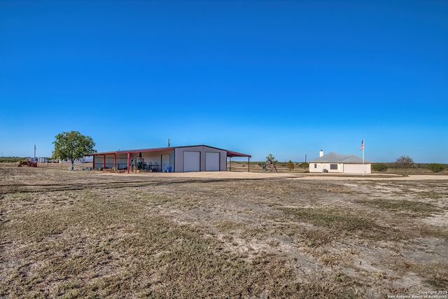 240 Glory Lane, Marion, TX 78124