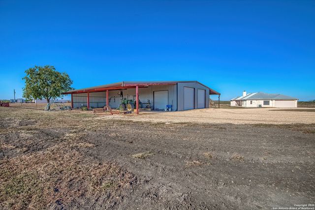 240 Glory Lane, Marion, TX 78124