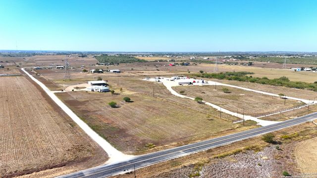 240 Glory Lane, Marion, TX 78124