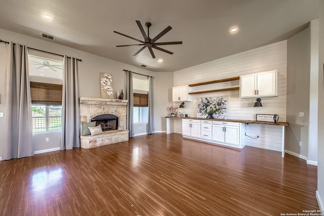 240 Glory Lane, Marion, TX 78124