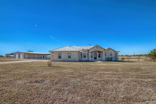 240 Glory Lane, Marion, TX 78124