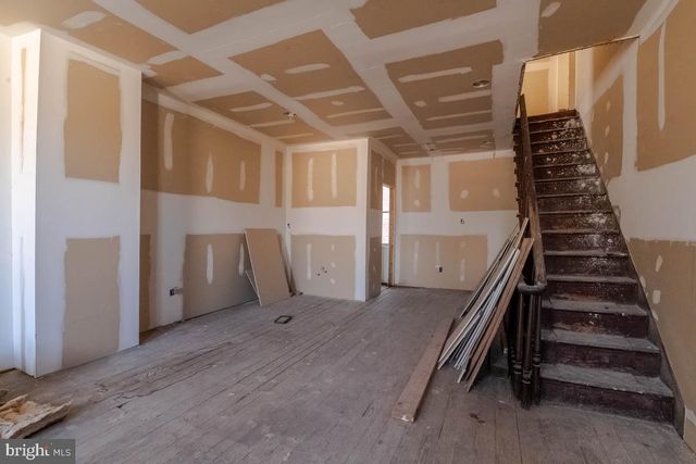 2005 FREDERICK AVE, Baltimore, MD 21223