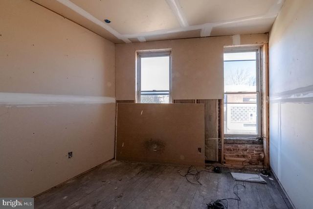 2005 FREDERICK AVE, Baltimore, MD 21223