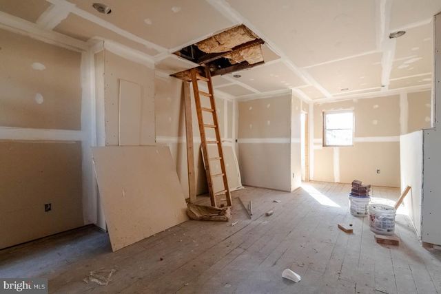 2005 FREDERICK AVE, Baltimore, MD 21223