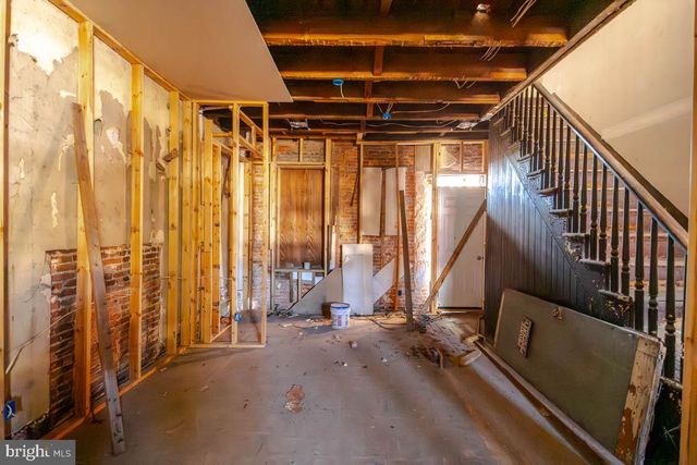 2005 FREDERICK AVE, Baltimore, MD 21223