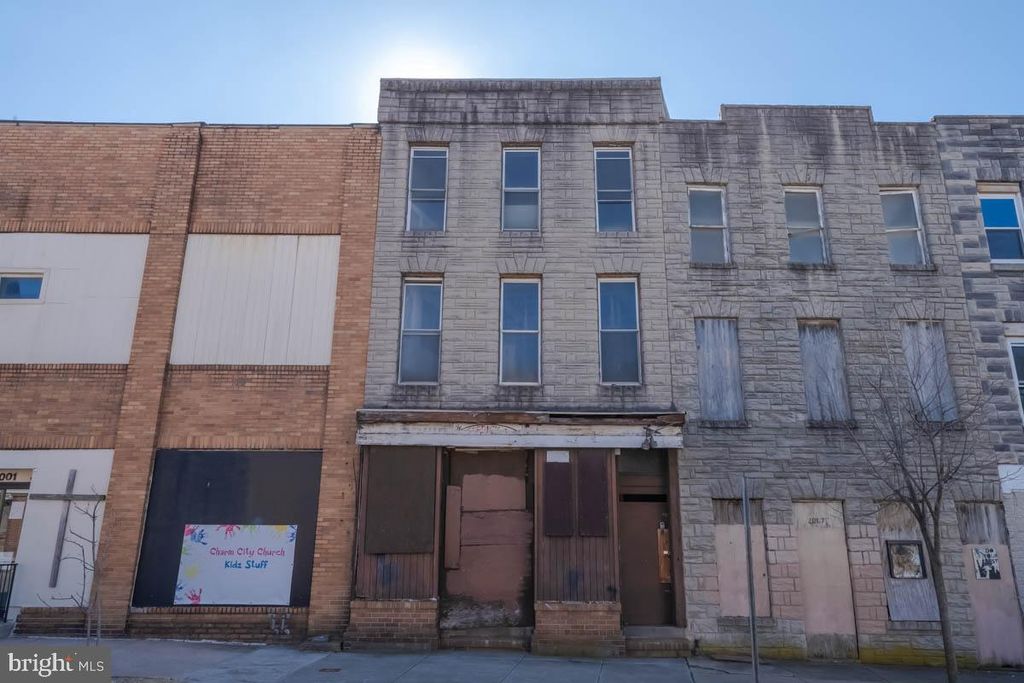 2005 FREDERICK AVE, Baltimore, MD 21223