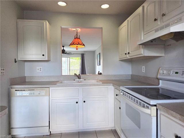 6184 Michelle WAY 207, Fort Myers, FL 33919