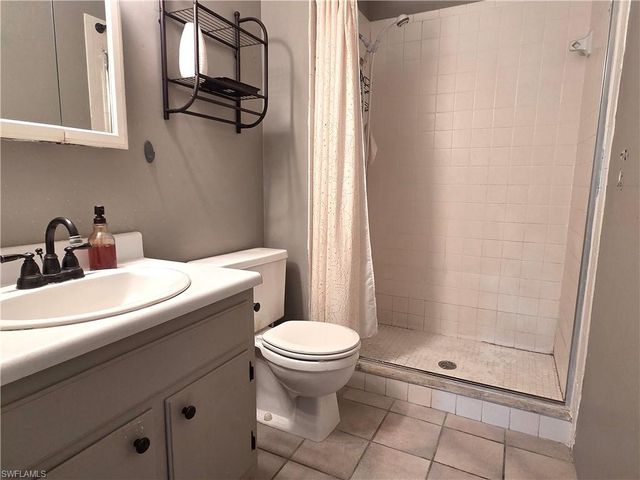 6184 Michelle WAY 207, Fort Myers, FL 33919
