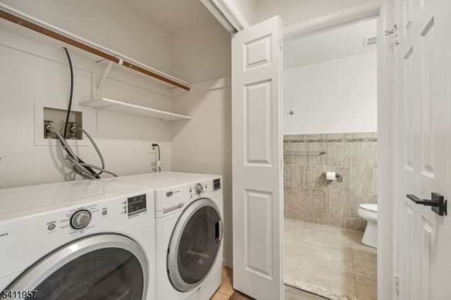 127 Oakmont Ct, Edison Twp., NJ 08820