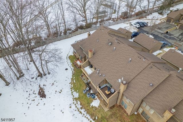 127 Oakmont Ct, Edison Twp., NJ 08820