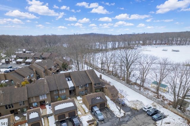 127 Oakmont Ct, Edison Twp., NJ 08820