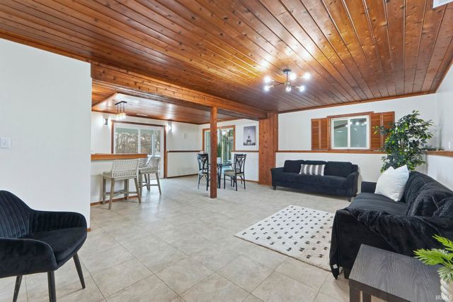 4299 E 1000 N, Roanoke, IN 46783