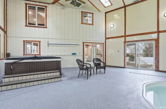 4299 E 1000 N, Roanoke, IN 46783