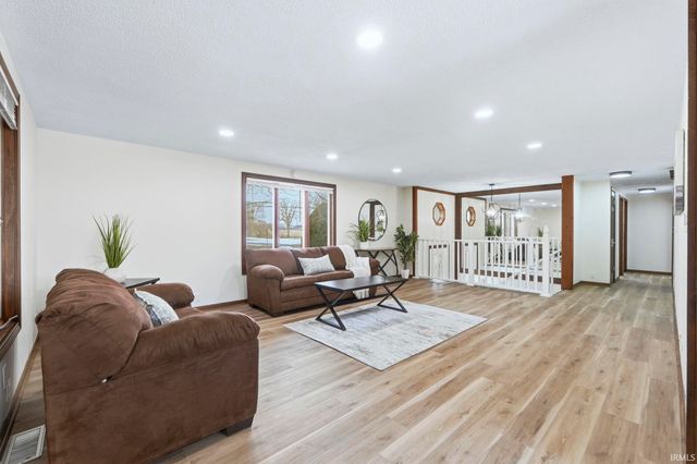 4299 E 1000 N, Roanoke, IN 46783