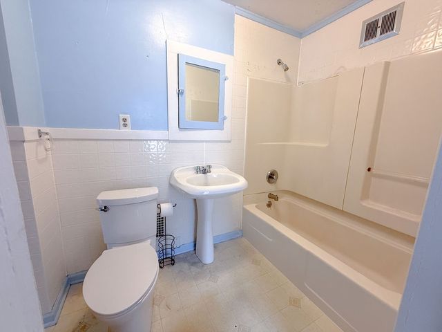 16 Gault Avenue, Oneonta, NY 13820