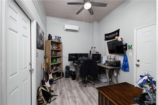 732 N Kika De La Garza Boulevard, La Joya, TX 78560