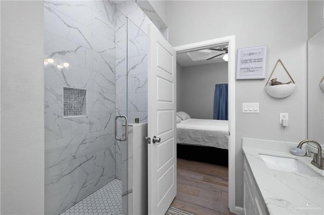 732 N Kika De La Garza Boulevard, La Joya, TX 78560