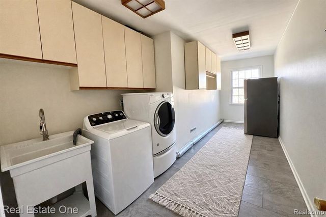 1811 Campus Court, Rochester Hills, MI 48309