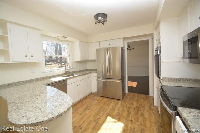 1811 Campus Court, Rochester Hills, MI 48309