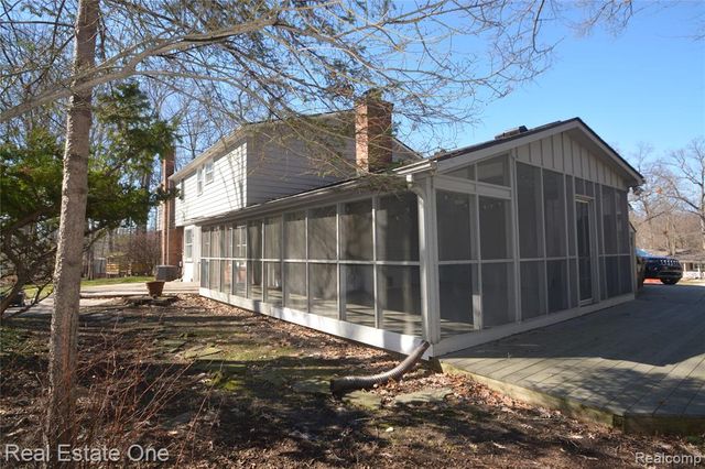 1811 Campus Court, Rochester Hills, MI 48309