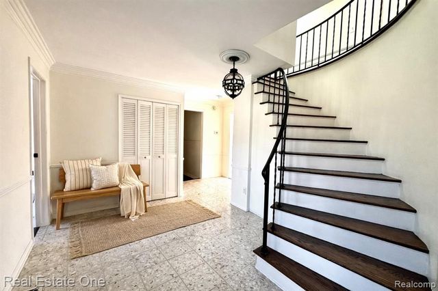 1811 Campus Court, Rochester Hills, MI 48309